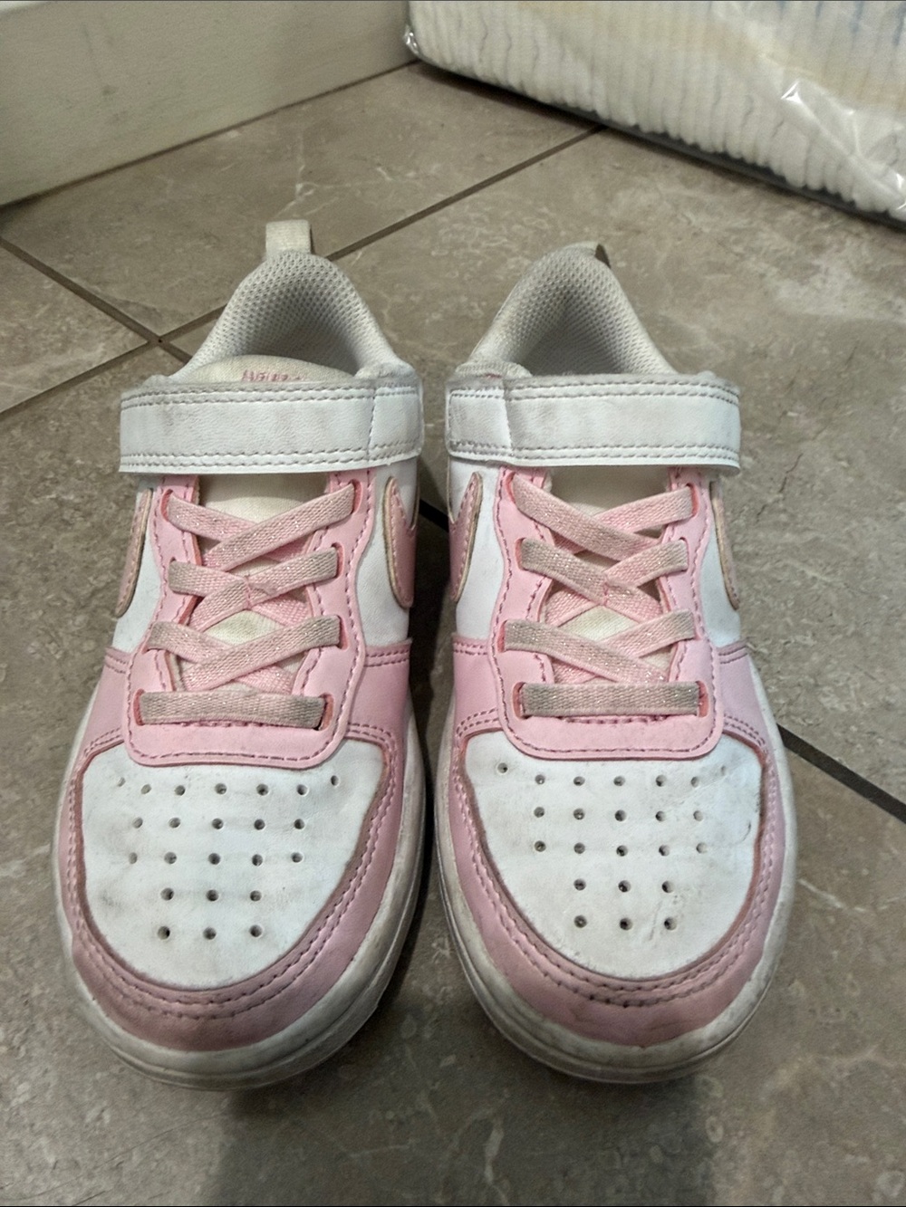 NIKE Kids White and Pink Velcro Athletic Sneakers